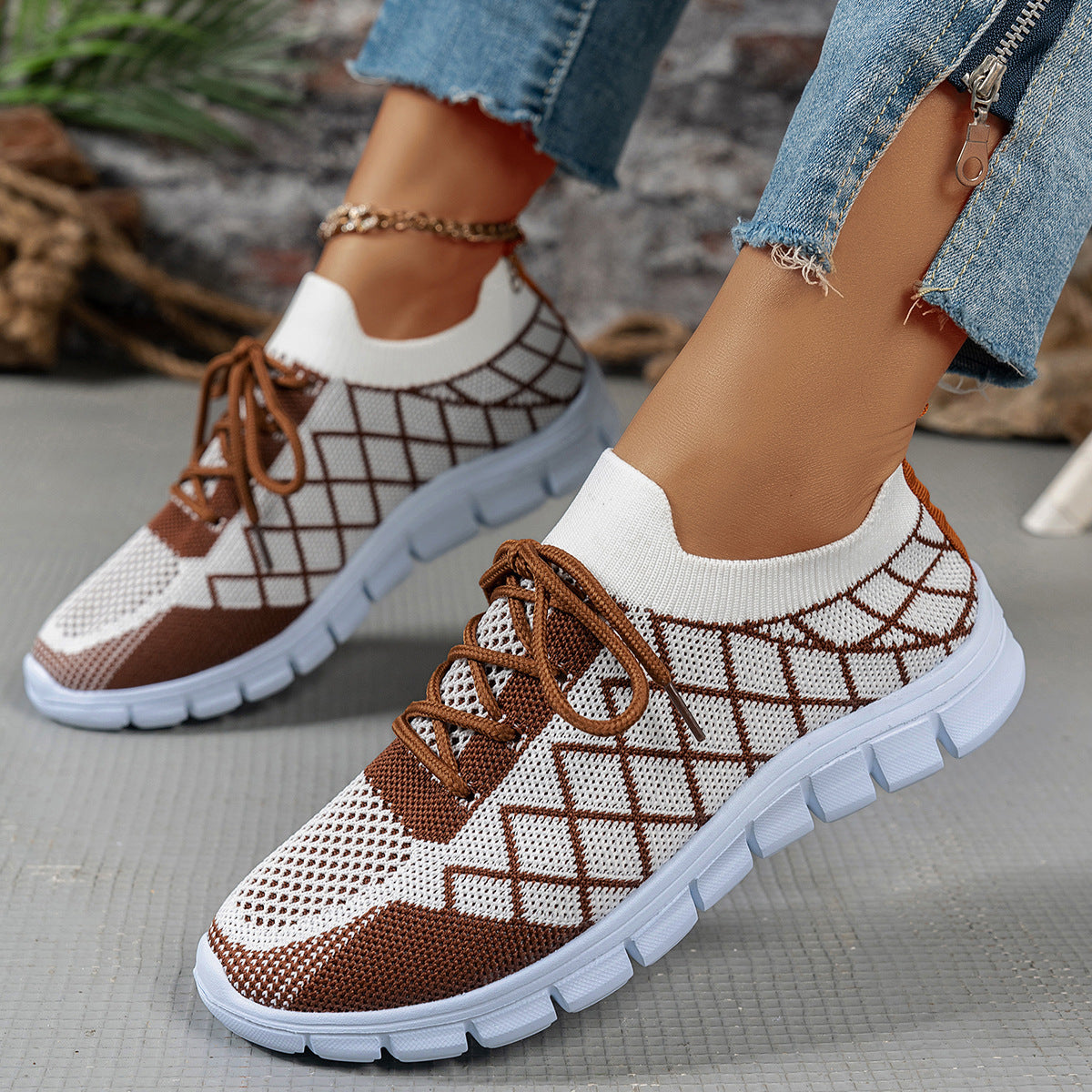 Colorblock Plaid Lace-Up Flyknit Sneakers Ins Mesh Casual Shoes Fashion Breathable Walking Running Sports Shoes For Women